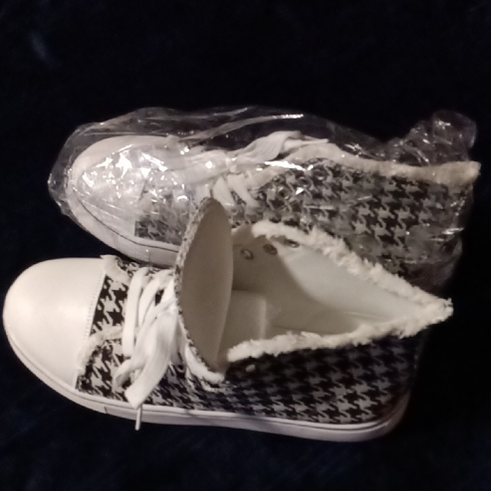 Women's Houndstooth Sneakers with White Trim